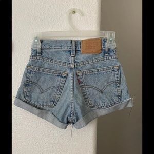 Levi's Shorts - levi jean shorts xxs 22 23 super cute Levi's Shorts - levi jean shorts xxs 22 23 super cute
